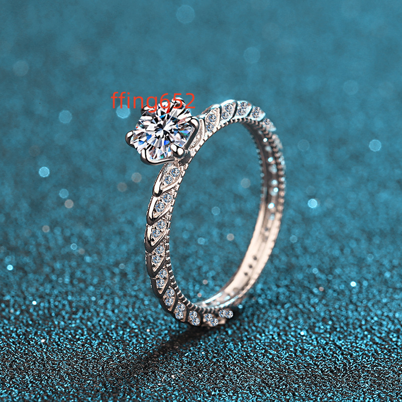 New Arrival S925 Silver Plated with PT950 Gold Moissanite Ring with 0.8ct Stone