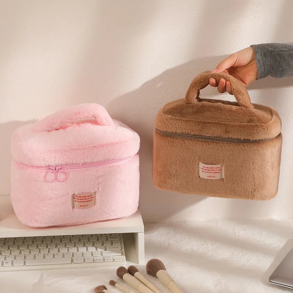Soft Plush Large Capcity Makeup Bags For Women Daily Cosmetics Organzier Simple Style Tote Travel Toiletry Bag 250311