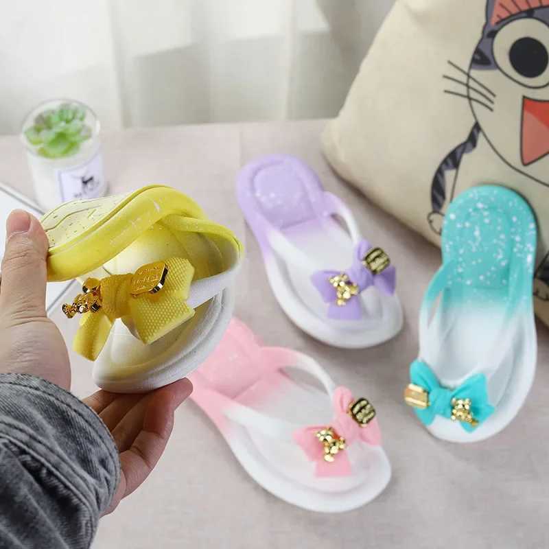 Anti slip summer flip flops for childrens shoes girls sandals flat bottomed flip flops beach cartoon dolls candy colorsT250311