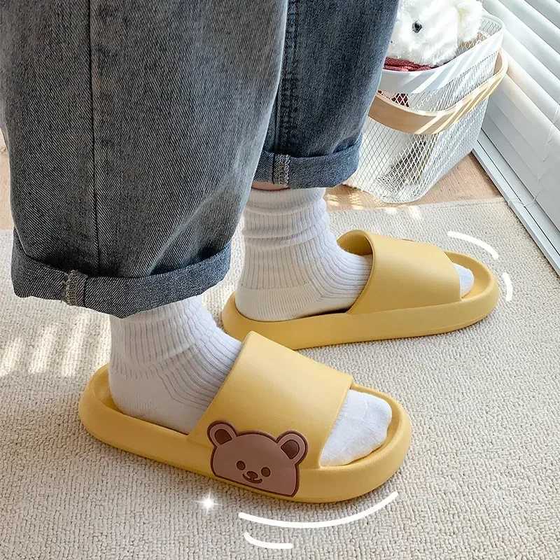 Summer Men Slippers Indoor Women Bathroom Soft Sole Non-slip Slides Home Cartoon Bear Flip Flops Beach Sandals Ladies ShoesT250311