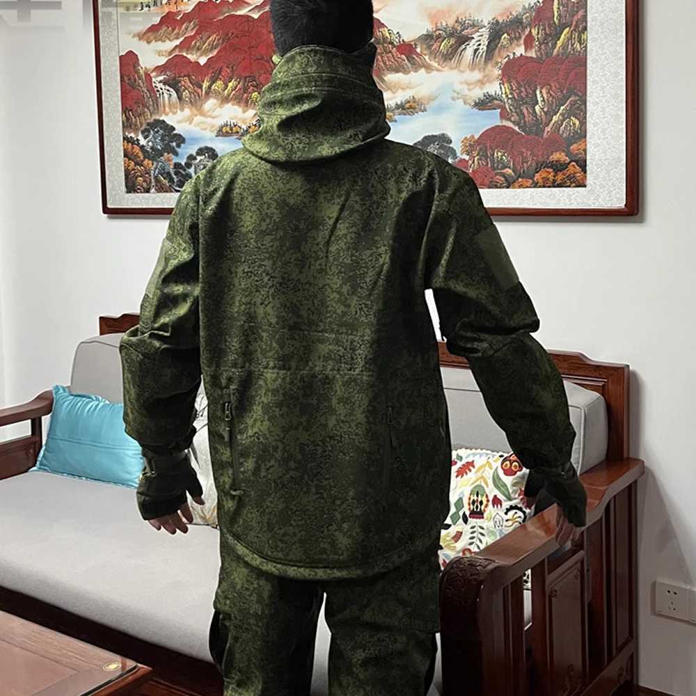 Camouflage Jackets Outdoor Hiking Hunting Clothing Windproof Waterproof Shark Skin Soft Shell Sports Tactical Fleece Warm CoatsT250311