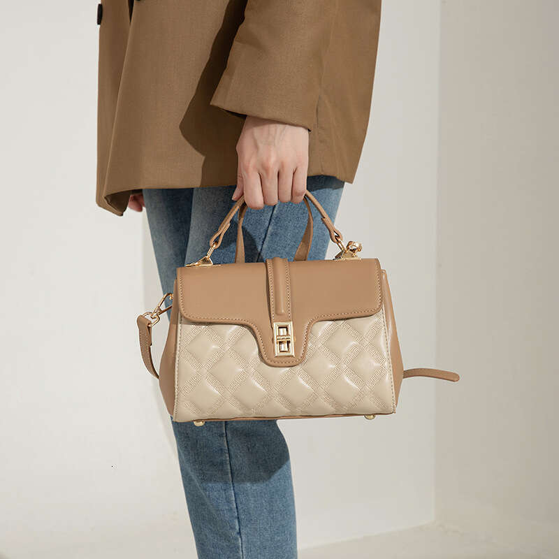 Women's Bags New Women's Crossbody Fashionable and Simple Large Capacity Shoulder Soft Leather Versatile Handheld Bag for Women momei