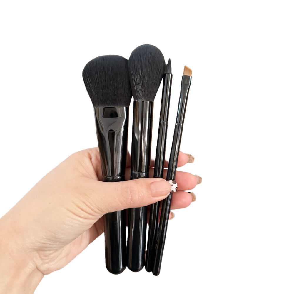 LES PINCEAUX de Blush Brush No 110 Powder Brush 107 Eye Liner Makeup Brushes Set 4pcs Cosmetic Brush Kit