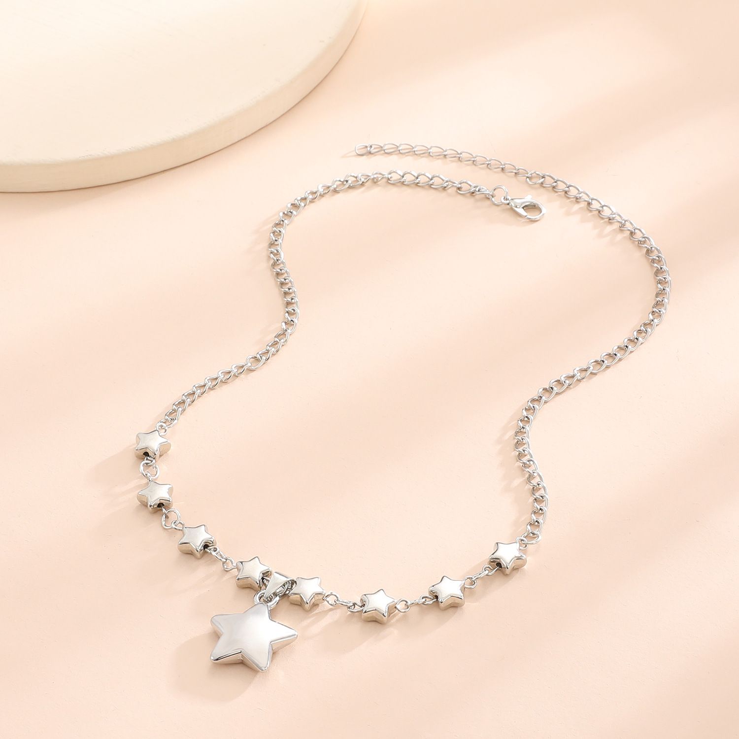 Elegant Chic Stella Pendant with Novel Star Design Perfect Statement Jewelry Piece