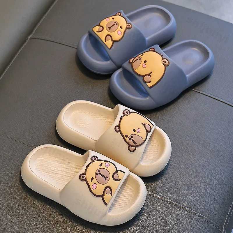 Capybara Girls Slippers Cute Cartoon Summer 2025 Women Slippers Soft EVA Bathroom Sandals Parentage Boys Outdoor Beach Kid ShoesT250311