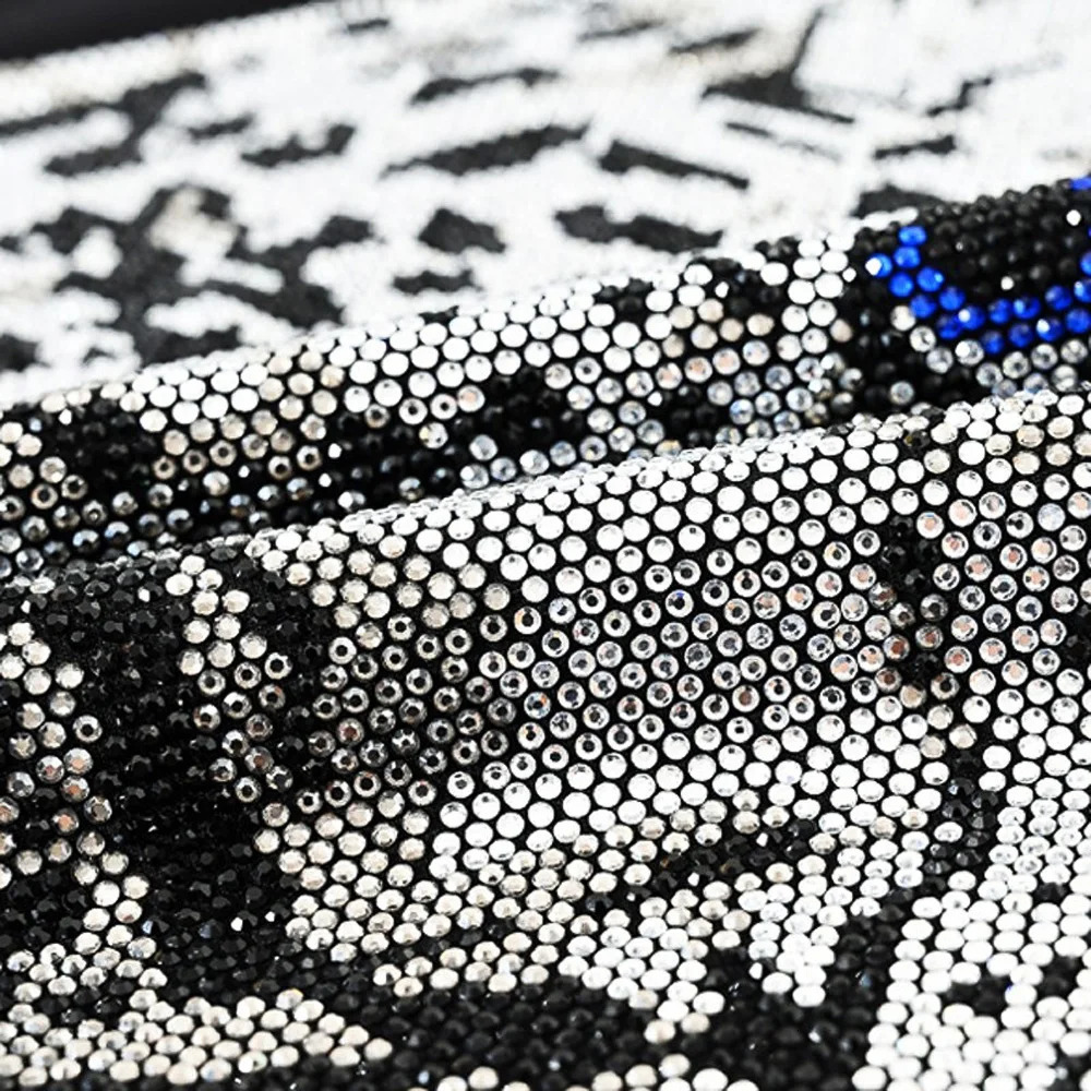The -selling mens leopard print diamond T-shirt short sleeved streetwear casual fashion ultra-thin mens and womens T-shirt 250310