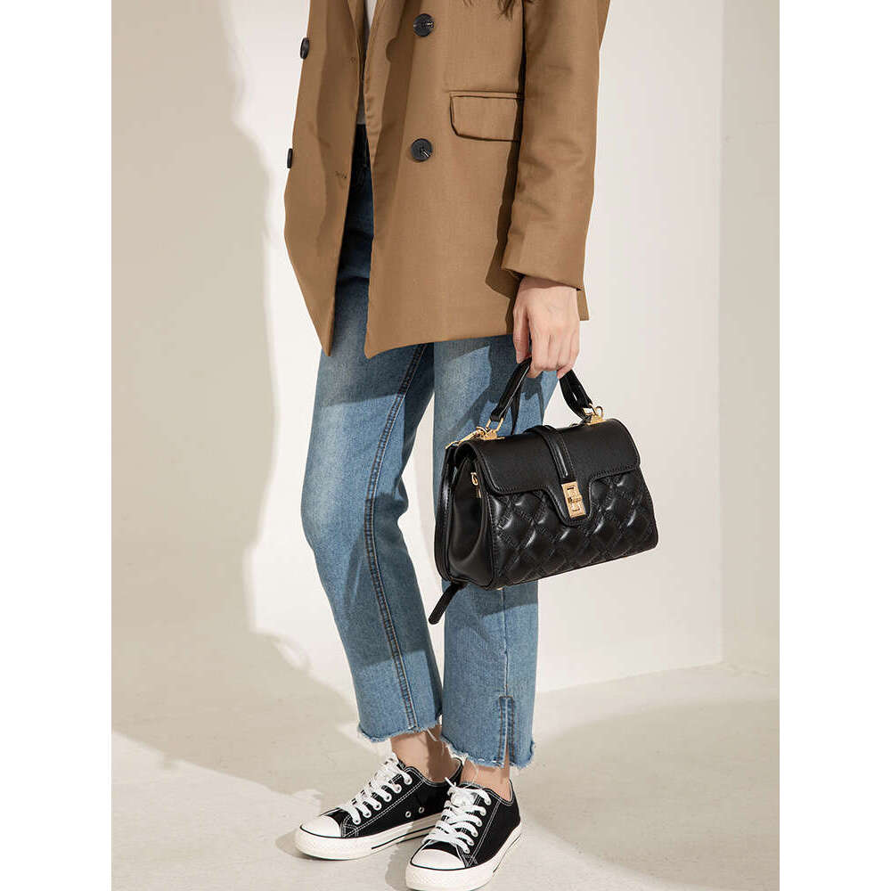 Women's Bags New Women's Crossbody Fashionable and Simple Large Capacity Shoulder Soft Leather Versatile Handheld Bag for Women momei