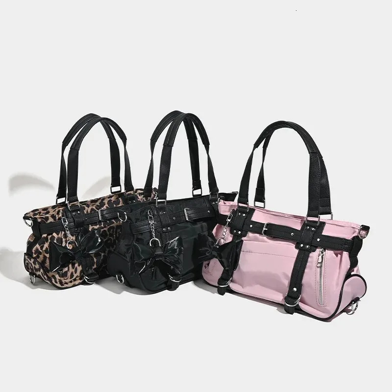 Korean niche sweet and cool style travel bag large capacity fitness yoga commuting shoulder crossbody 250311
