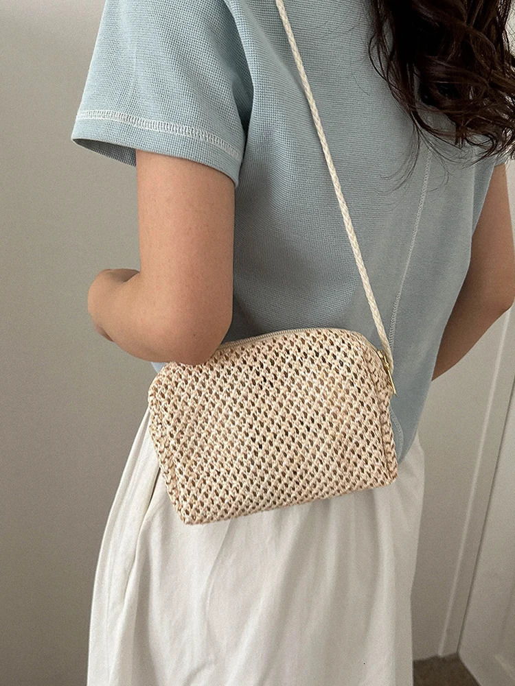 Straw Purse with Chain Strap Simple Female Underarm Bag Lightweight Hollow for Travel Vacation R250311