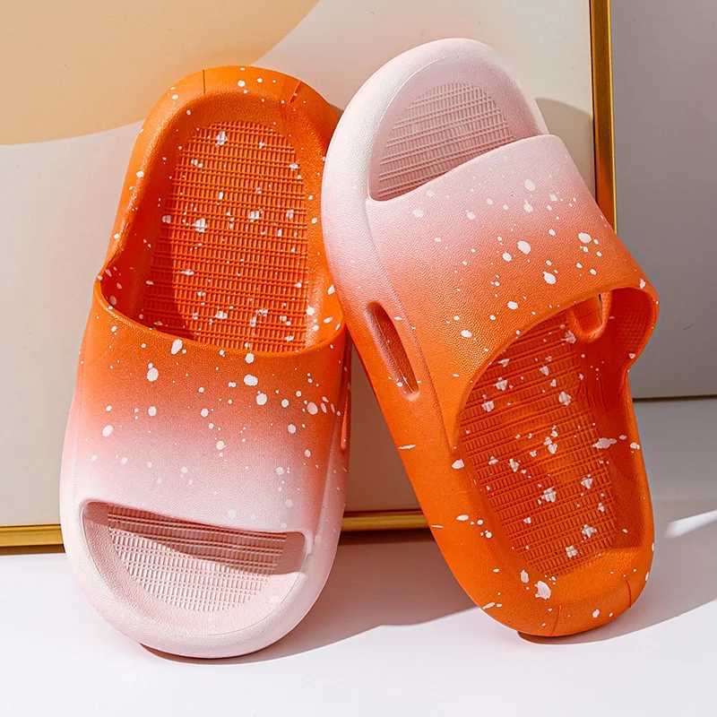 New Summer Gradient Childrens Slippers for Boys and Girls Sandals and Slippers for Indoor and Outdoor Home FurnishingsT250311