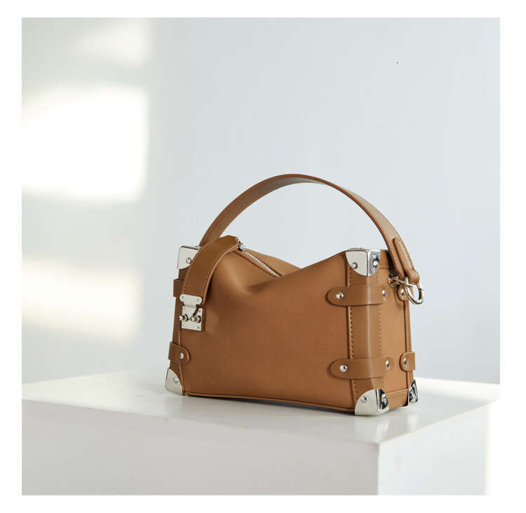 Women's Bags Crossbody autumn handbag casual simple chain fashionable temperament high-end punk bag for women momei