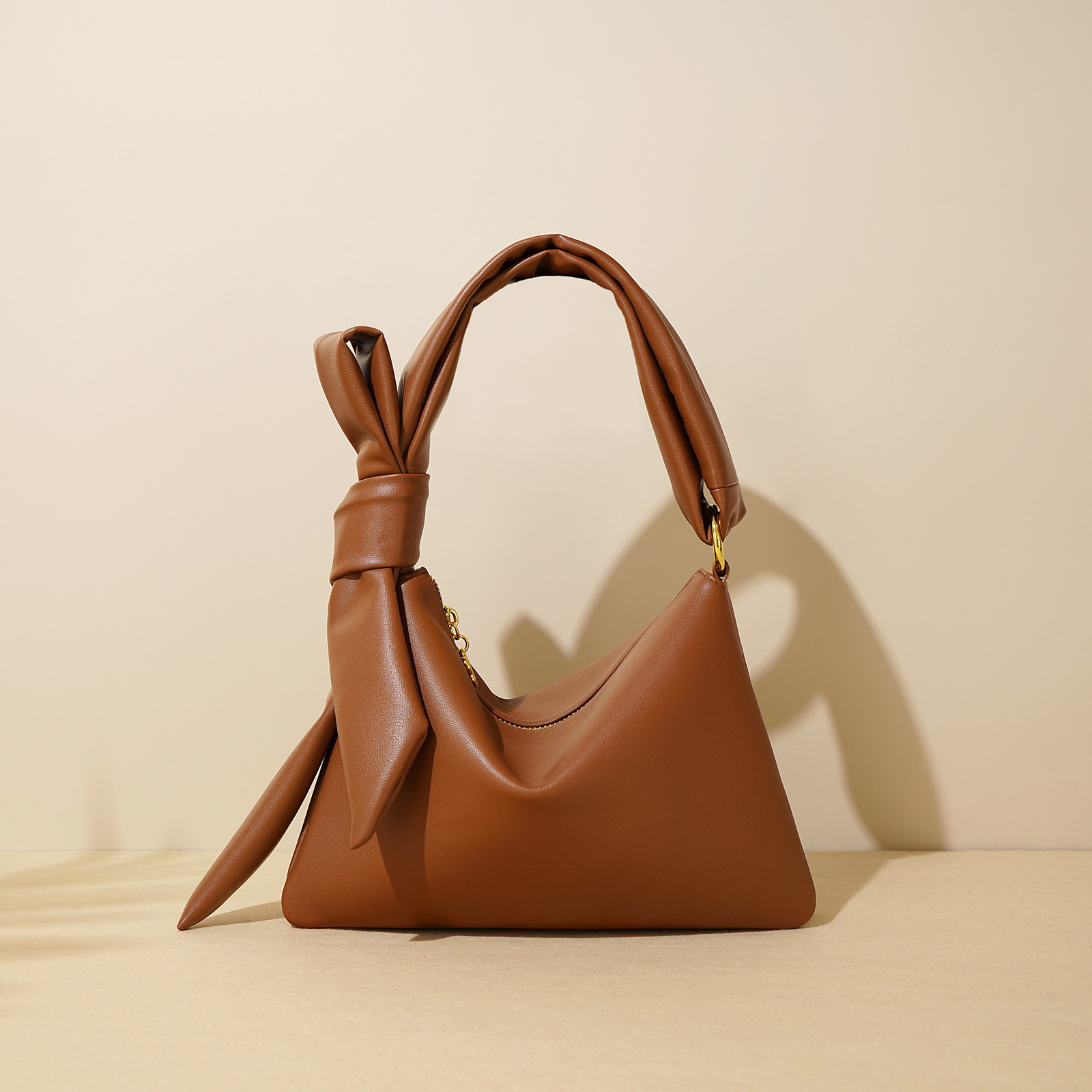 Design Sense Soft Leather Tote fashion Autumn/Winter Fashion Simple Brown Large Capacity Commuter Shoulder Bag