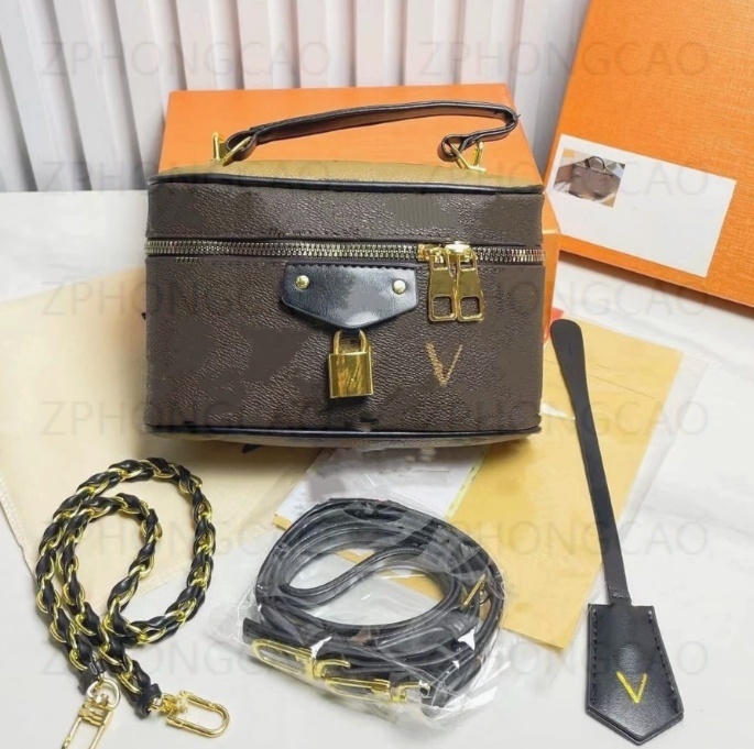 Women Designer Bag Luxury Cosmetic Female Portable Pouch With make up Shoulder Strap Brown Leather Crossbody Bags Beauty Box Purse purses wallet tote makeup mens