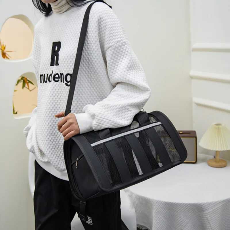 Pet Dog Cat Carrier Bag Portable Mesh Breathable Cat Bags Outdoor Travel Outgoing Transport Bag for Cats Small Dog Pet Handbag 250205