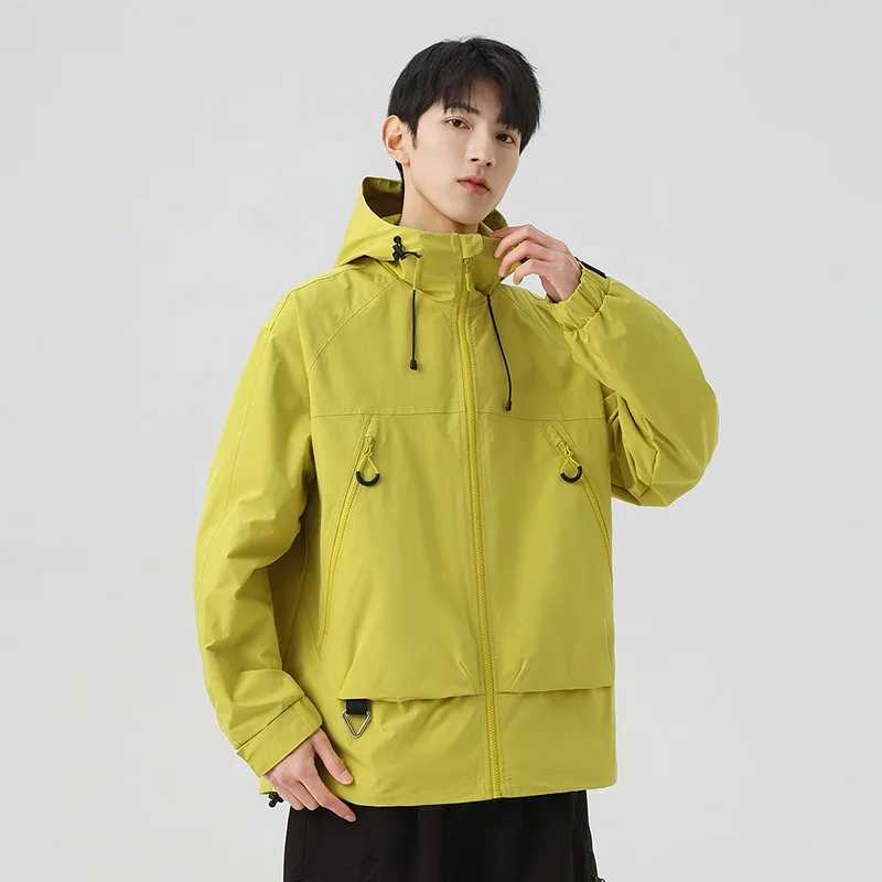 Spring and Autumn Leisure Jacket Mens Outdoor Camping Waterproof and Windproof Hooded Windproof CoatT250311
