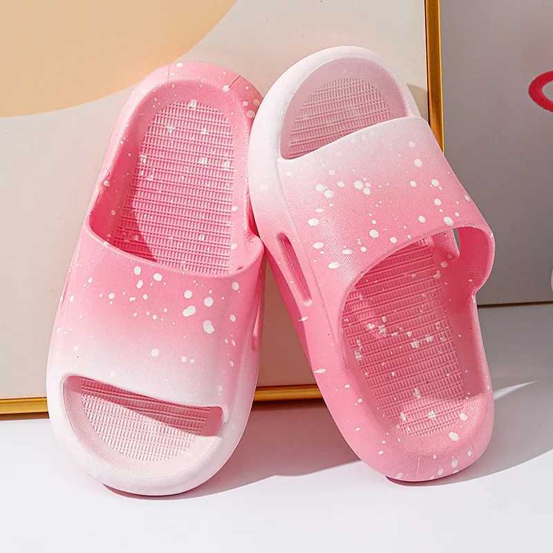 New Summer Gradient Childrens Slippers for Boys and Girls Sandals and Slippers for Indoor and Outdoor Home FurnishingsT250311