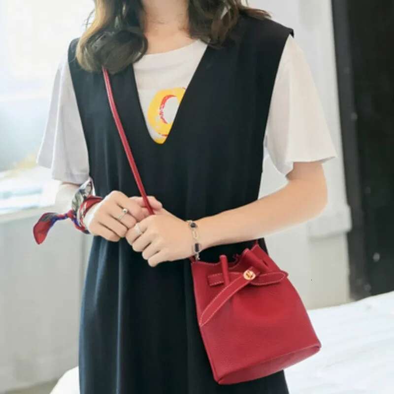 Bucket Shoulder Women Drawstring Crossbody Bag Female Messenger Bags Ladies Synthetic Decorative Leather Handbag