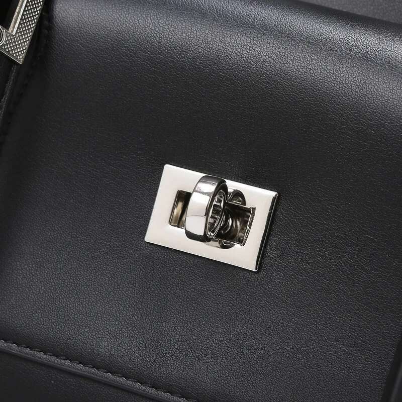 2025S New High end Leather Fashion Designer Women s Handbag Simple Large Capacity Storage Bag Casual Shoulder Bag Wallet Makeup Bag