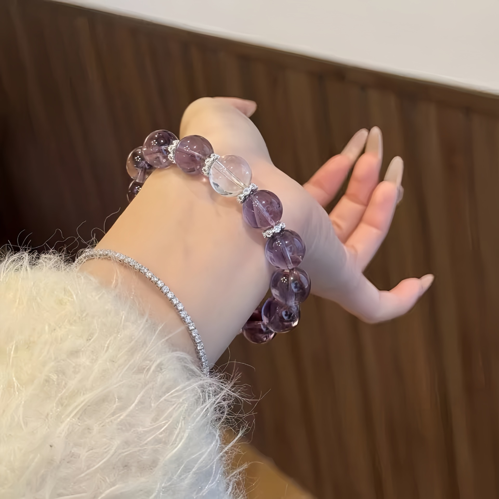 Natural white crystal amethyst bracelet to attract wealth and prosperity on the shore of the year bracelet