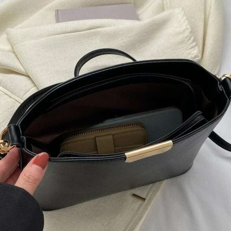 New Candy Color Women Messenger Casual Shell Shoulder Crossbody Bags Fashion Handbags Ladies Party Bag