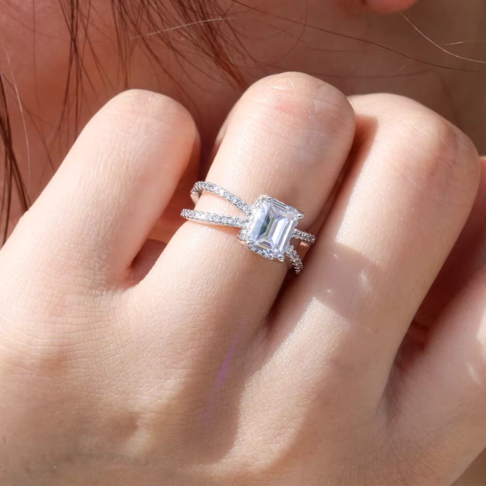 Trendy Design Jewelry Square Cut CZ Diamond Moissanite Ring Engagement