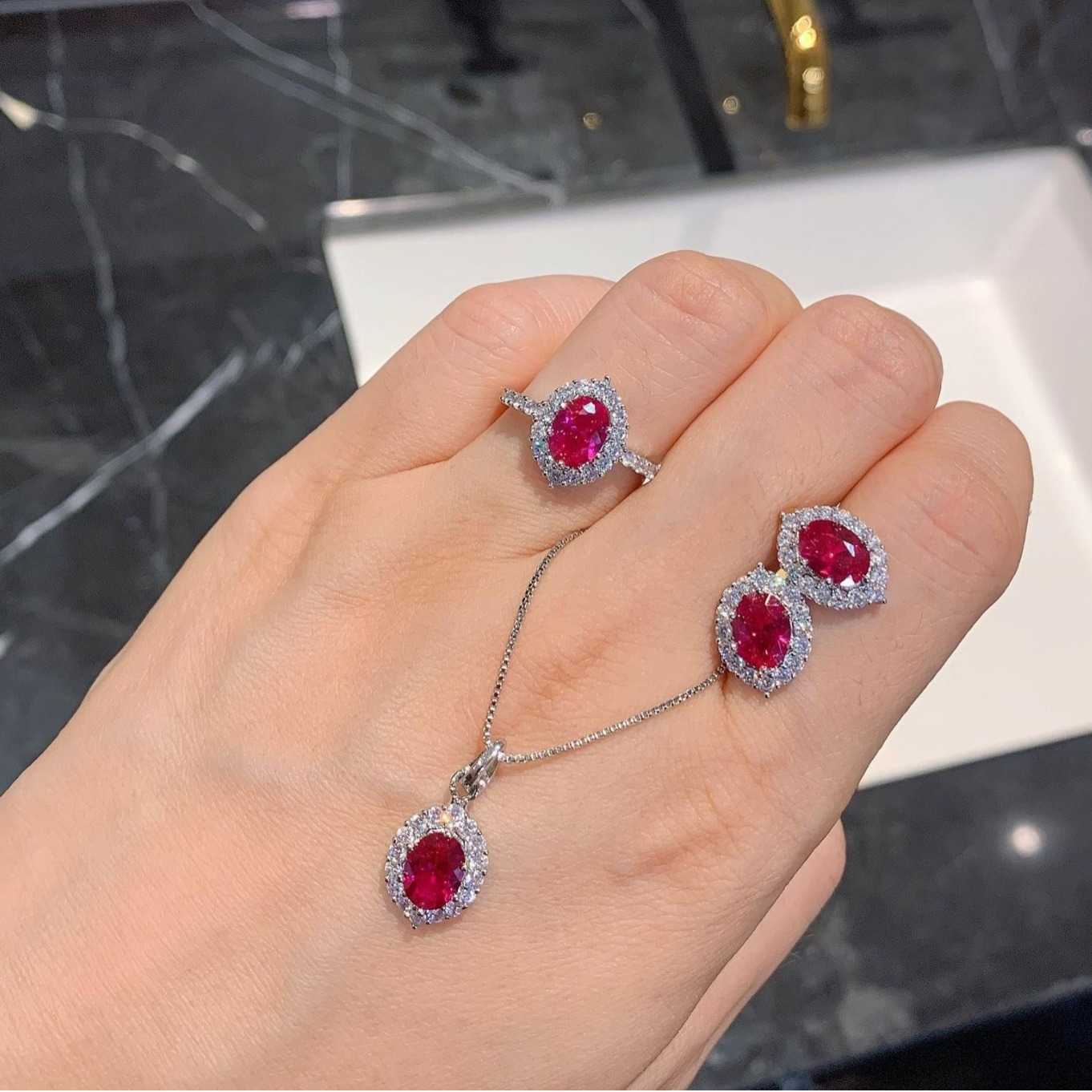 Zhuang Shengsheng Simulation Red Corundum Ring Pendant Necklace Womens Jewelry Set W250312