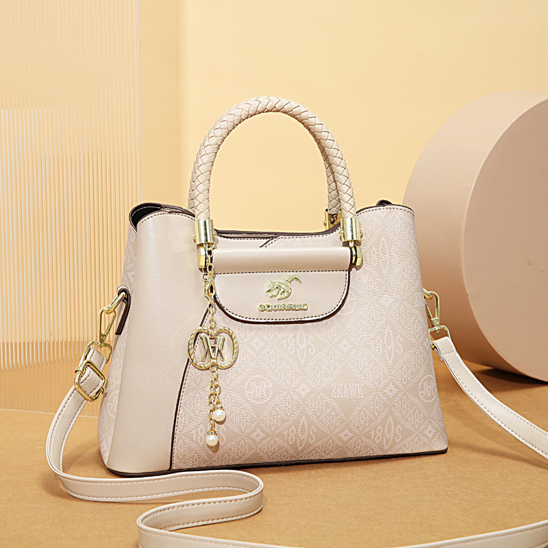 Women s 2025 New High end Fashion Designer Light Luxury Handbag Women s Casual Large Capacity Shoulder Bag High quality Crossbody Bag