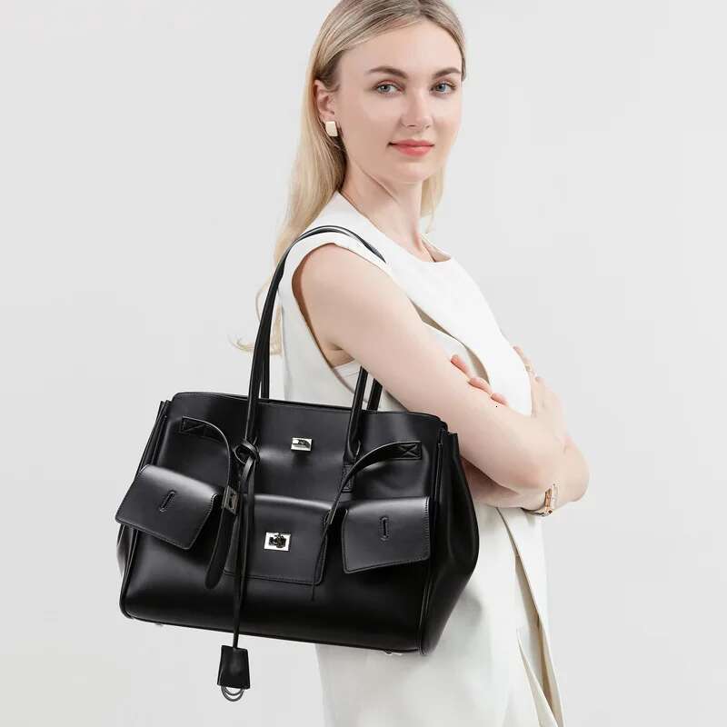 2025S New High end Leather Fashion Designer Women s Handbag Simple Large Capacity Storage Bag Casual Shoulder Bag Wallet Makeup Bag