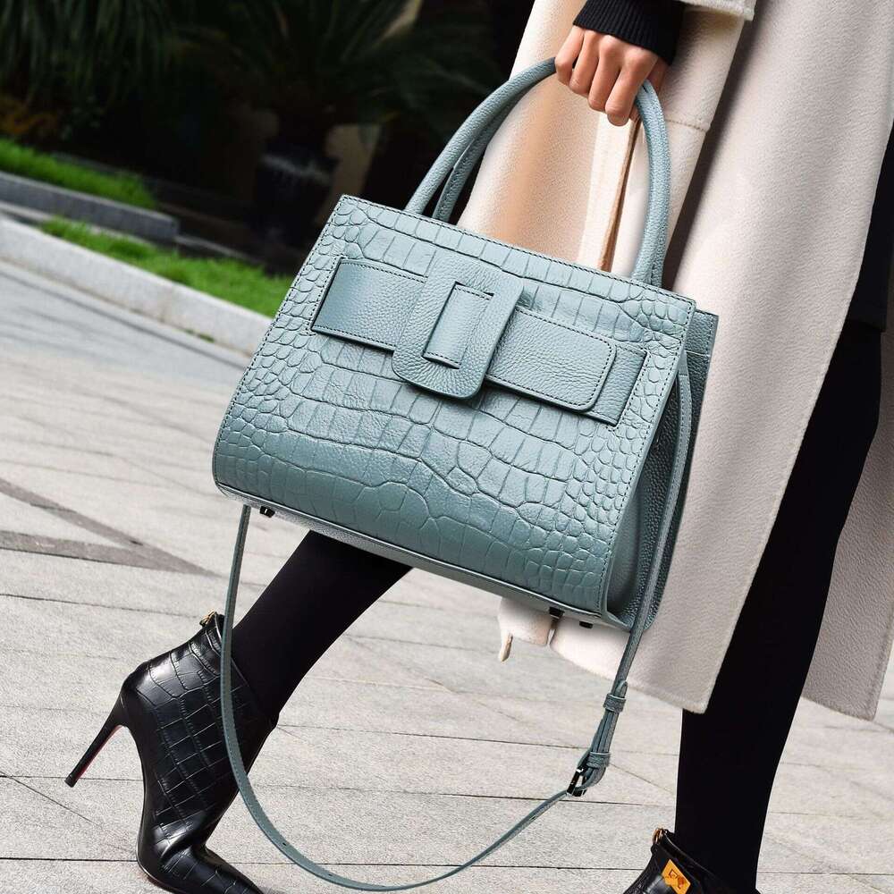 Women's Bags Handheld with feminine temperament new fashionable large capacity single shoulder bag, simple and atmospheric crocodile pattern cros