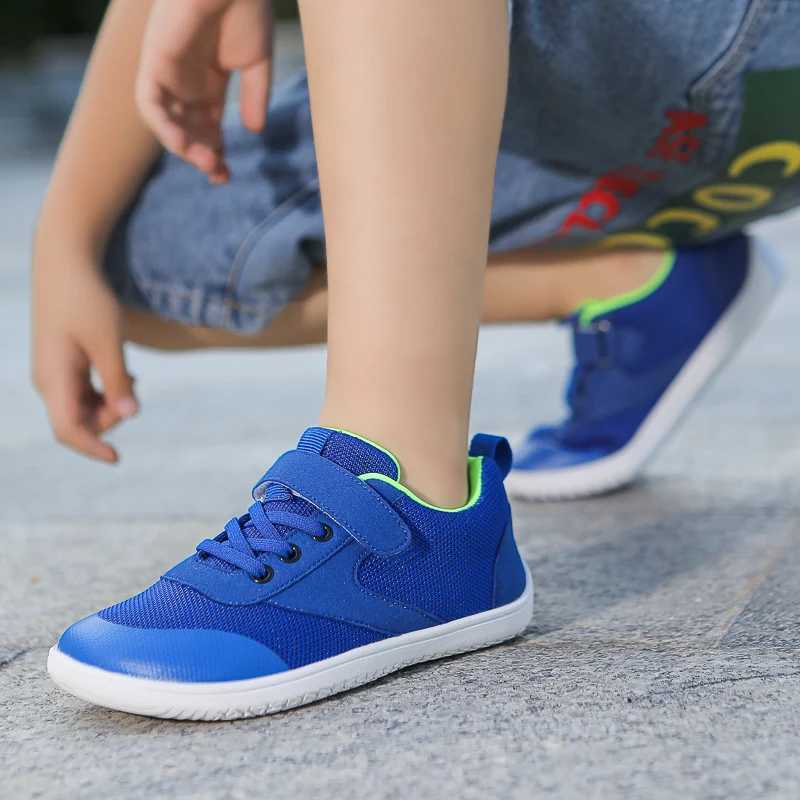 New Children Walking Shoes Lighten Breathable Wide Palm Sneakers Multi Functional Non Slip Barefoot Casual Sneakers Z250312