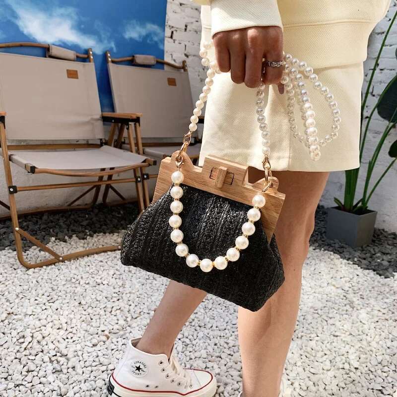 2025 Woven Women s Grass Shoulder New Summer Wooden Top Handle Clip Bag Designer Handbag Trend Women s Casual Wallet Fashion Crossbody Bag Mobile Phon