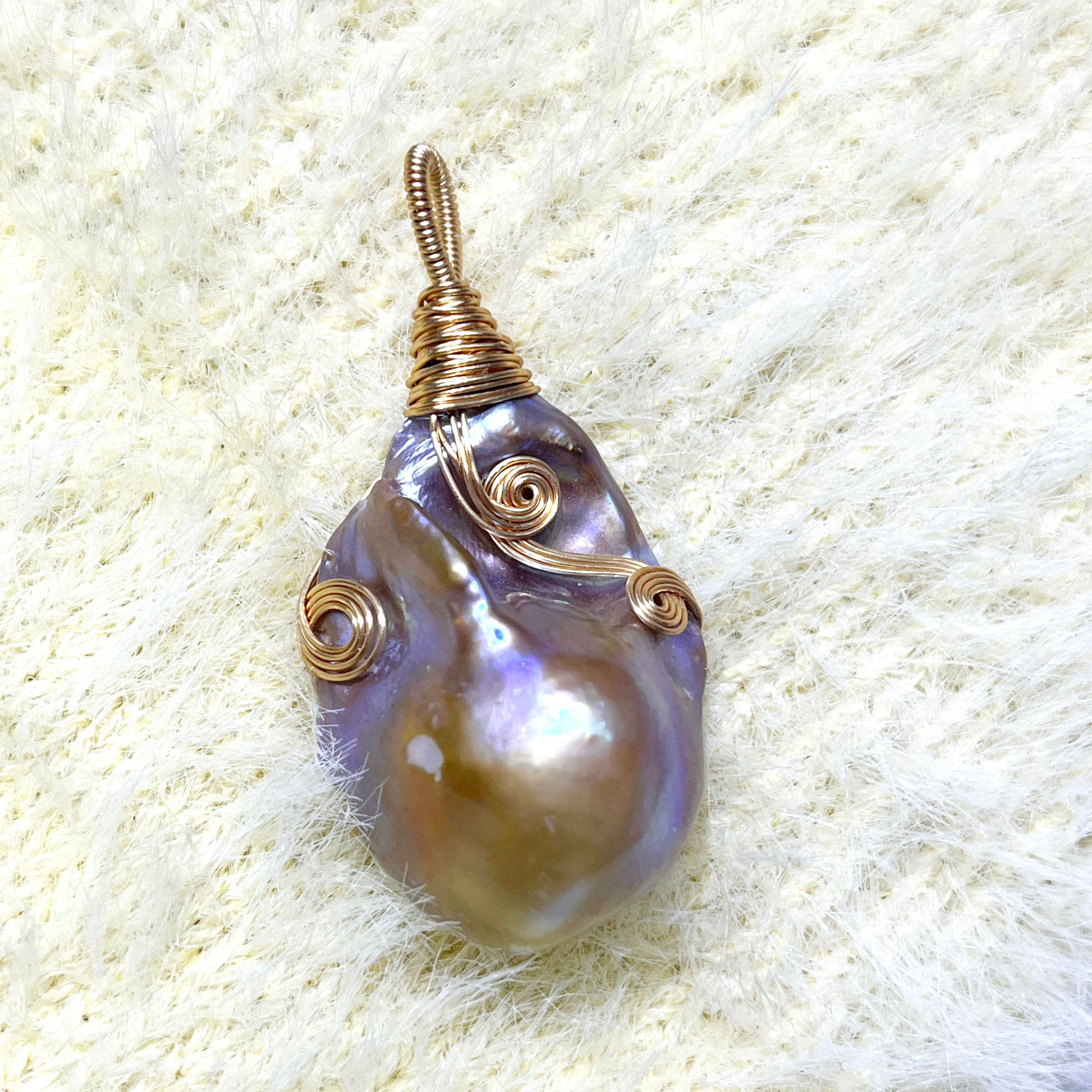 Elegant Natural Baroque Pearl Necklace with Unique Pendant Design
