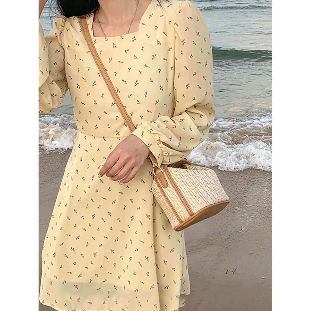 2025 Summer New Grass Weaving Small Casual Women's Handheld One Shoulder Crossbody Bag