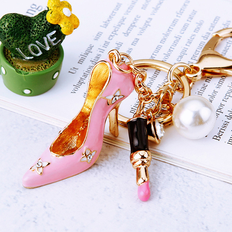 Sophisticated Lady's Metal Keychain Ring: Sparkling Diamond Pendant Ideal for Bags & Vehicles