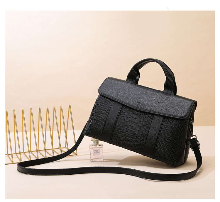 Women's Bags handbag New Tote Fashionable and Simple Large Capacity Temperament Mom's Bag Versatile Women's Handbag