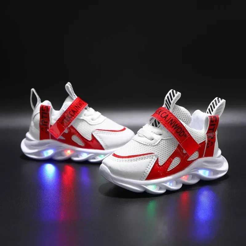 New LED childrens luminous shoes baby luminous sports shoes boys luminous running shoes childrens breathable mesh sports shoes Z250312