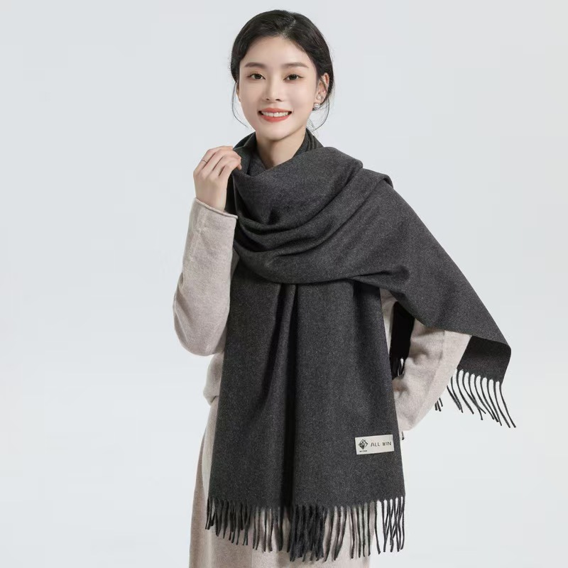 K107 Winter warm wool scarf Korean style solid color couple cashmere scarf female high-grade thick neck shawl wholesale