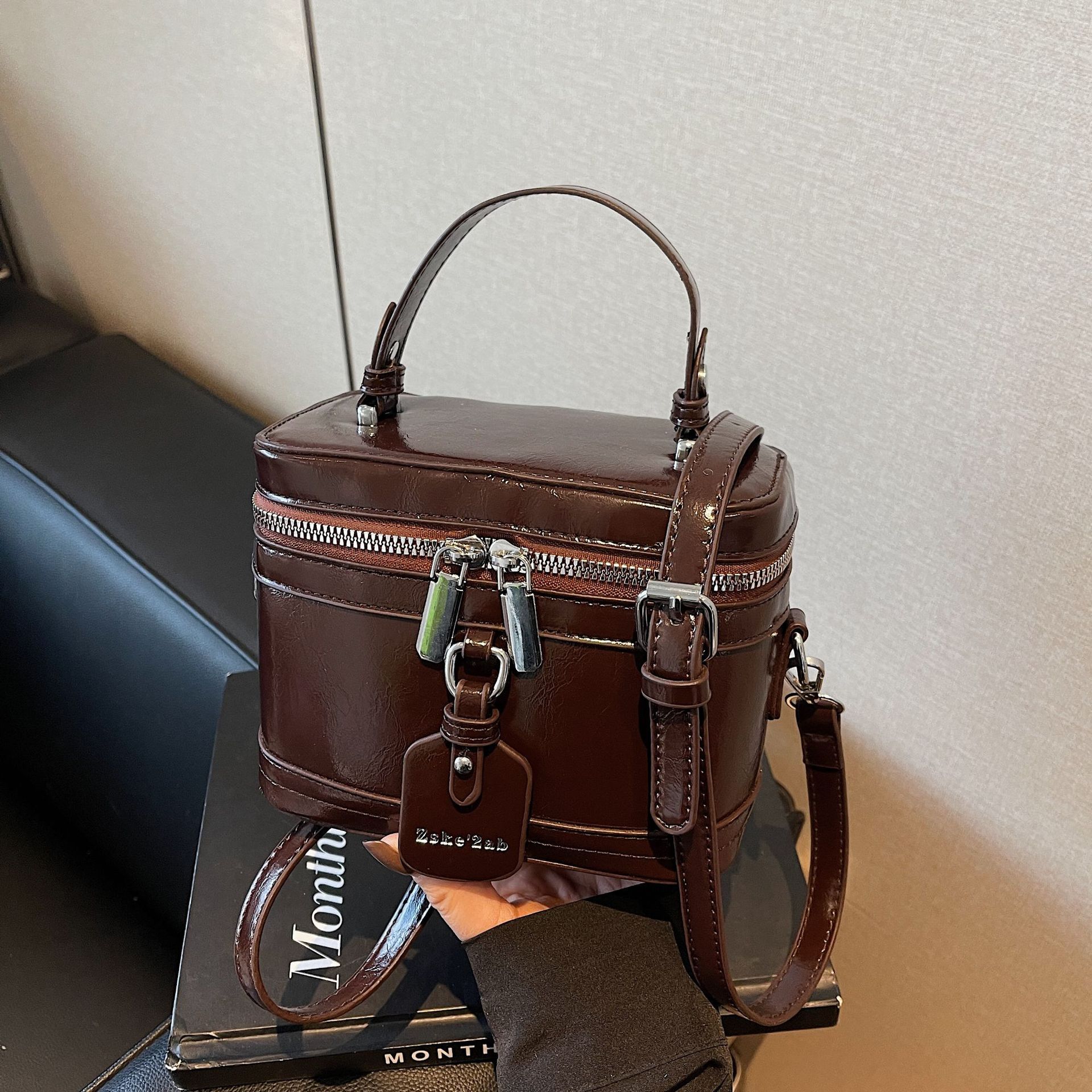 New Fashion High End Designer Women s Handheld Small Square Bag 2025 Trend Tote Bag Multi Functional Handbag Crossbody Bag Chain Storage Bag Wallet