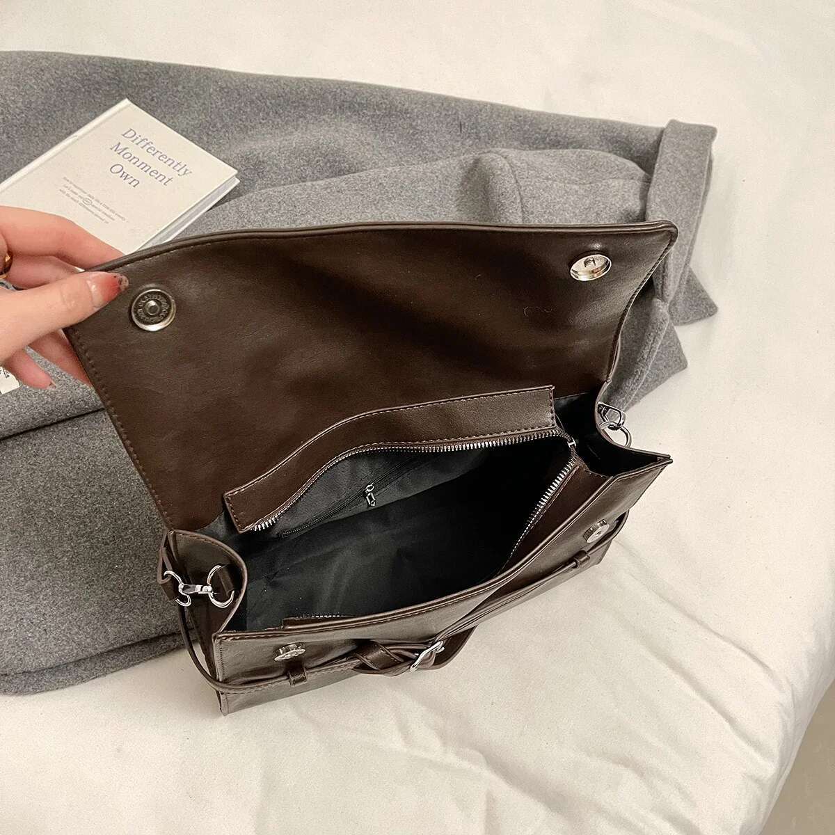 LEFTSIDE Small PU Leather Crossbody Bags Lady Short Handle Shoulder Bag For Women 2024 Designer Y2k Fashion Handbags And Purses