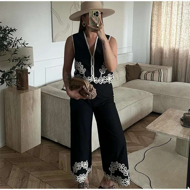 Fashion Embroidery Suit Women fashion New Elegant V Neck Sleeveless Tops Wide Leg Pants 2 Pieces Set Female Chic Outfits