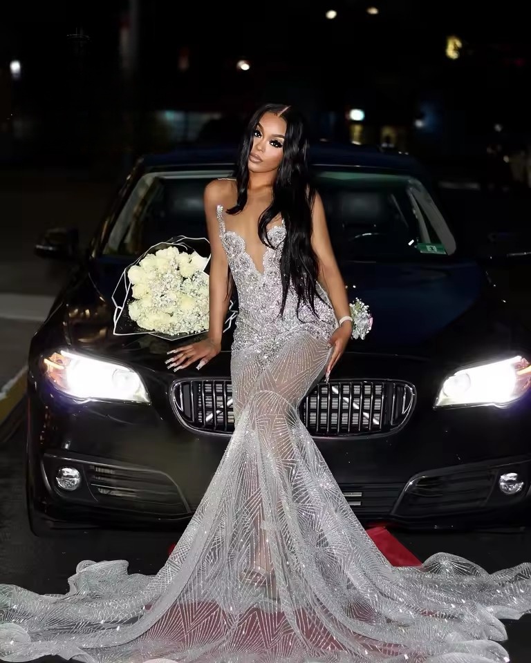 Customized Sier Lace Long Prom Dresses For Black Girls 2025 Beaded Evening Dress Celebrity Gown Crystal Tassel Birthday Party Gowns