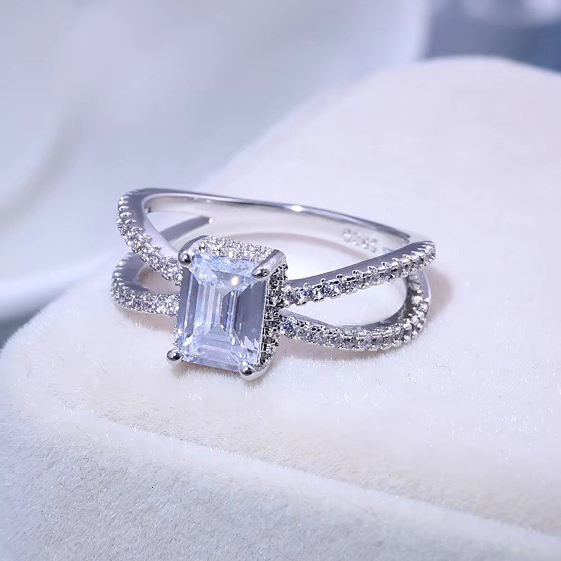 Trendy Design Jewelry Square Cut CZ Diamond Moissanite Ring Engagement