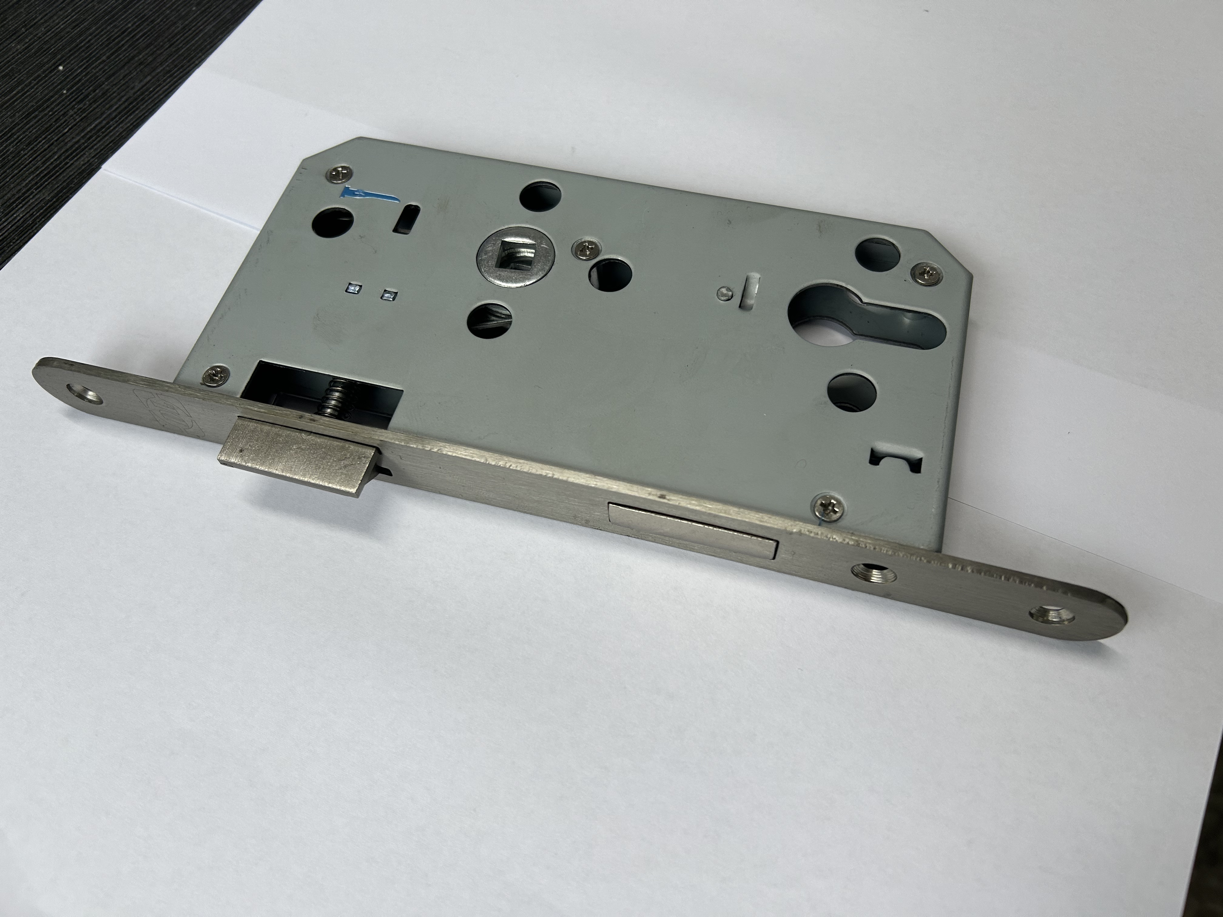 Durable Premium Lock Core Set with Secure Locking Mechanism for Doors and Windows