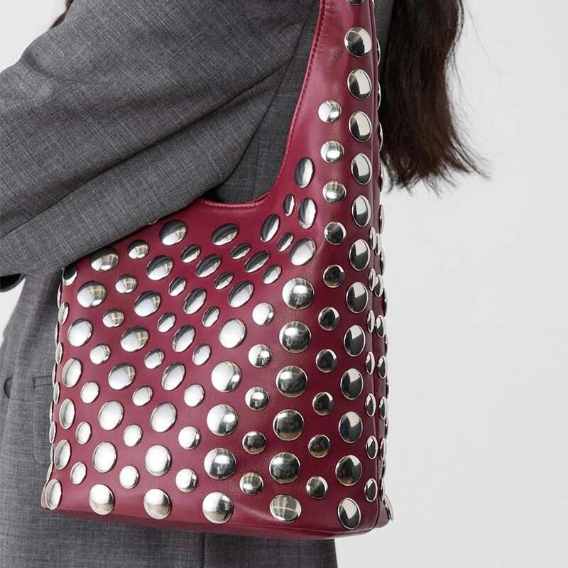 2025 Outdoor Metal Rivet Motorcycle Style Bucket Bag Women s Shoulder Bag Fashion Designer Trendy Underarm Bag Outdoor Leisure Wallet Makeup Storage B