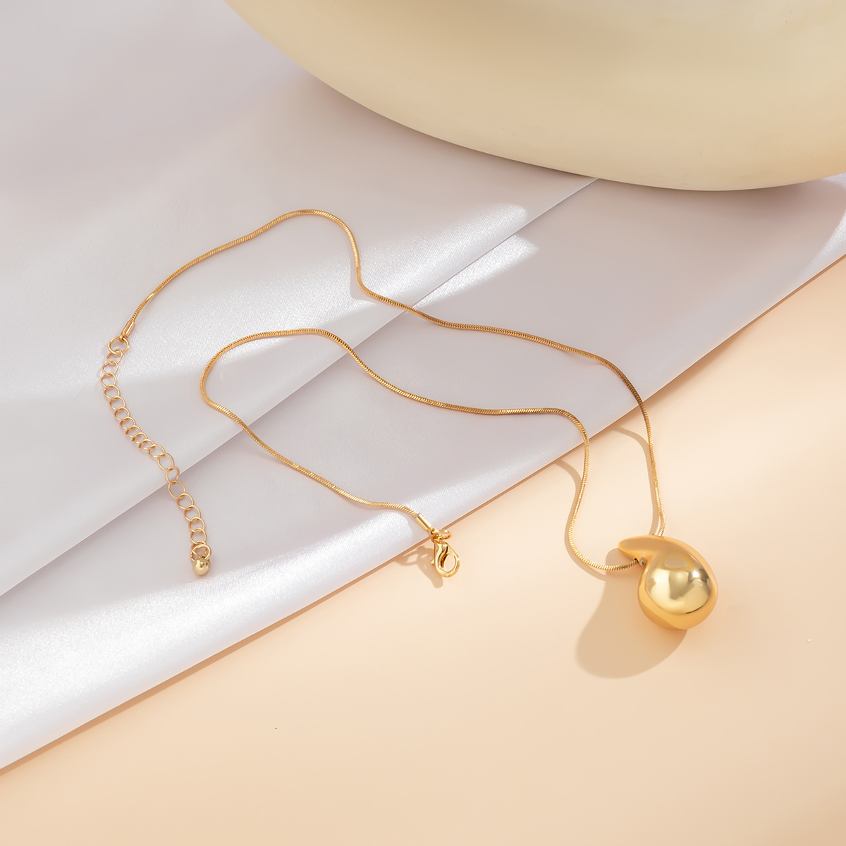 Simple Drop Shape Temperament Necklace Women's Senior Sense Niche Design Collar 2025 New Women's Necklace Jewelry