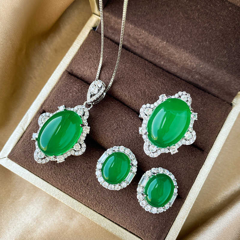 Zhuangsheng Copper Bottom Gold Plated Ice Seed Fluorescent Simulation Green Jade Essence Temperament Set 13 * 18-10 * 12 W250312