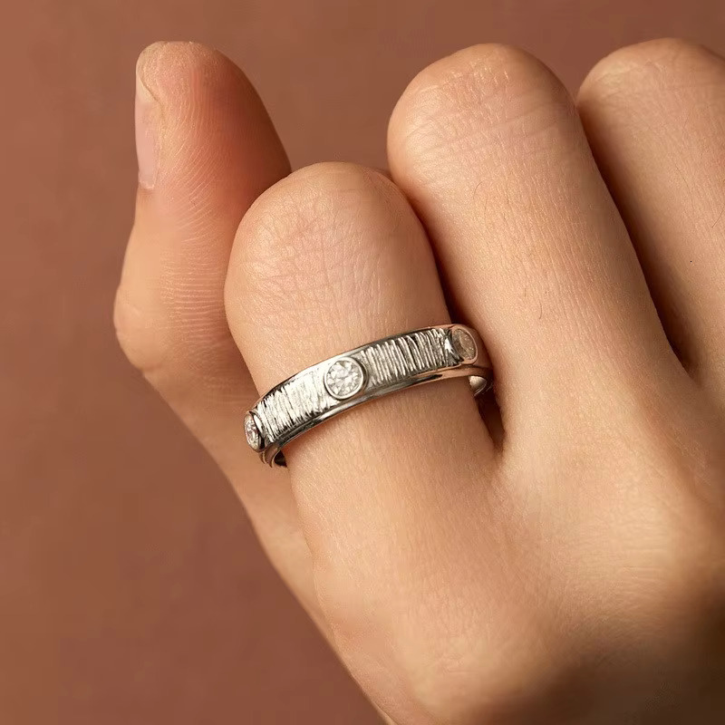 Fashion Texture Mens 925 Sterling Silver Moissanite Wedding Ring with Certification