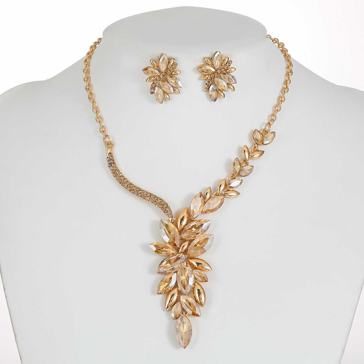 Bridal necklace set alloy diamond studded crystal glass colored jewelry set W250312