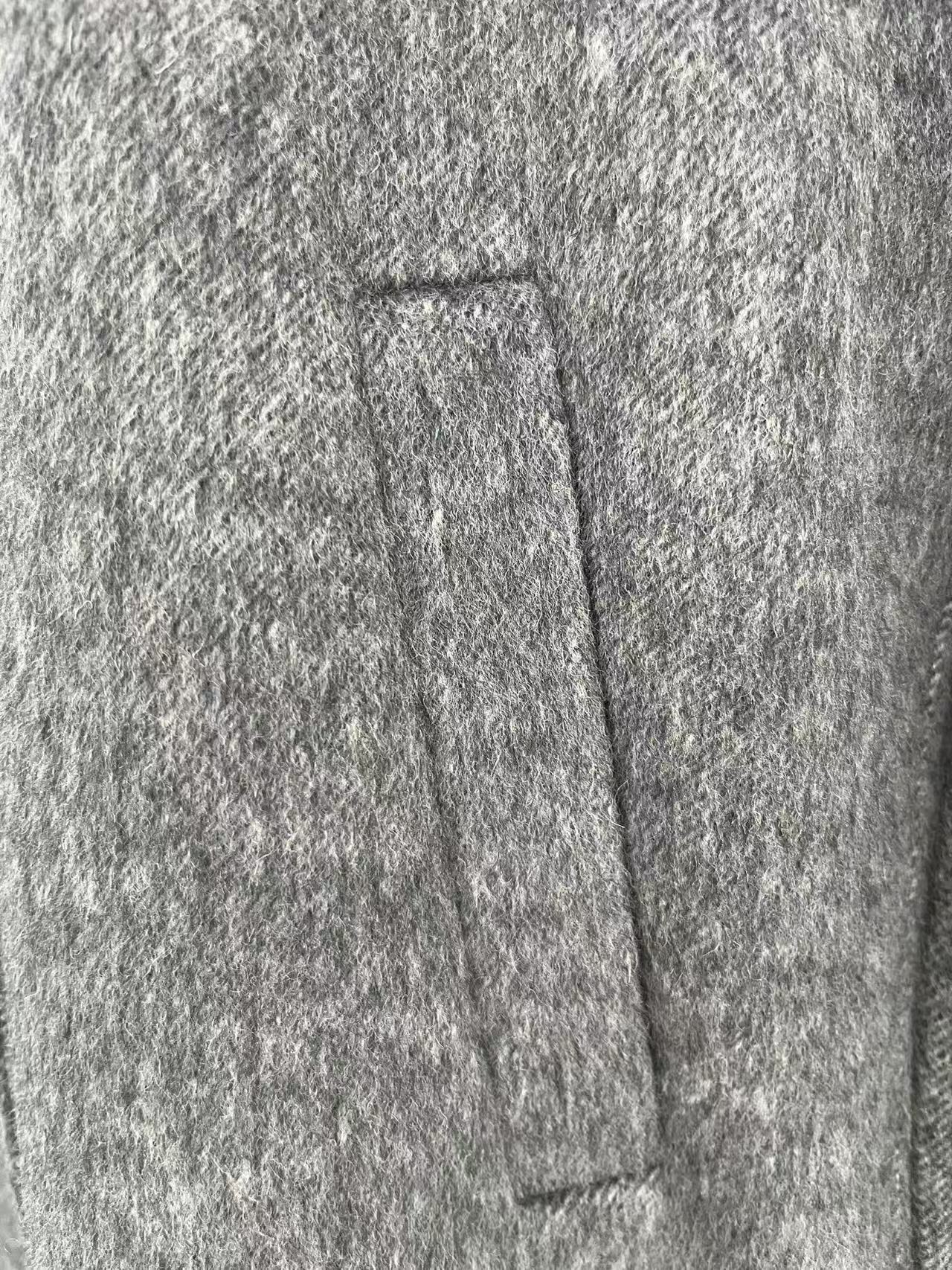 Classic Women's Vintage Wool Overshirt - Elegant Two-Tone Design with Long Sleeves