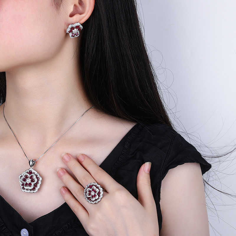 2024 New Zhuangsheng Copper Bottom Gold Plated Simulated Red Corundum Rose Charm Light Luxury Set for Women W250312